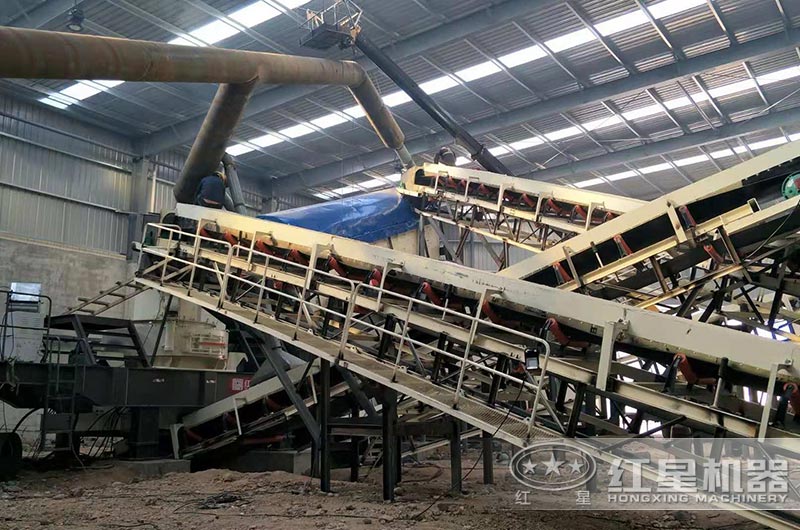 花崗巖石制砂、場地有限怎么辦？這臺移動制沙機(jī)幫你搞定
